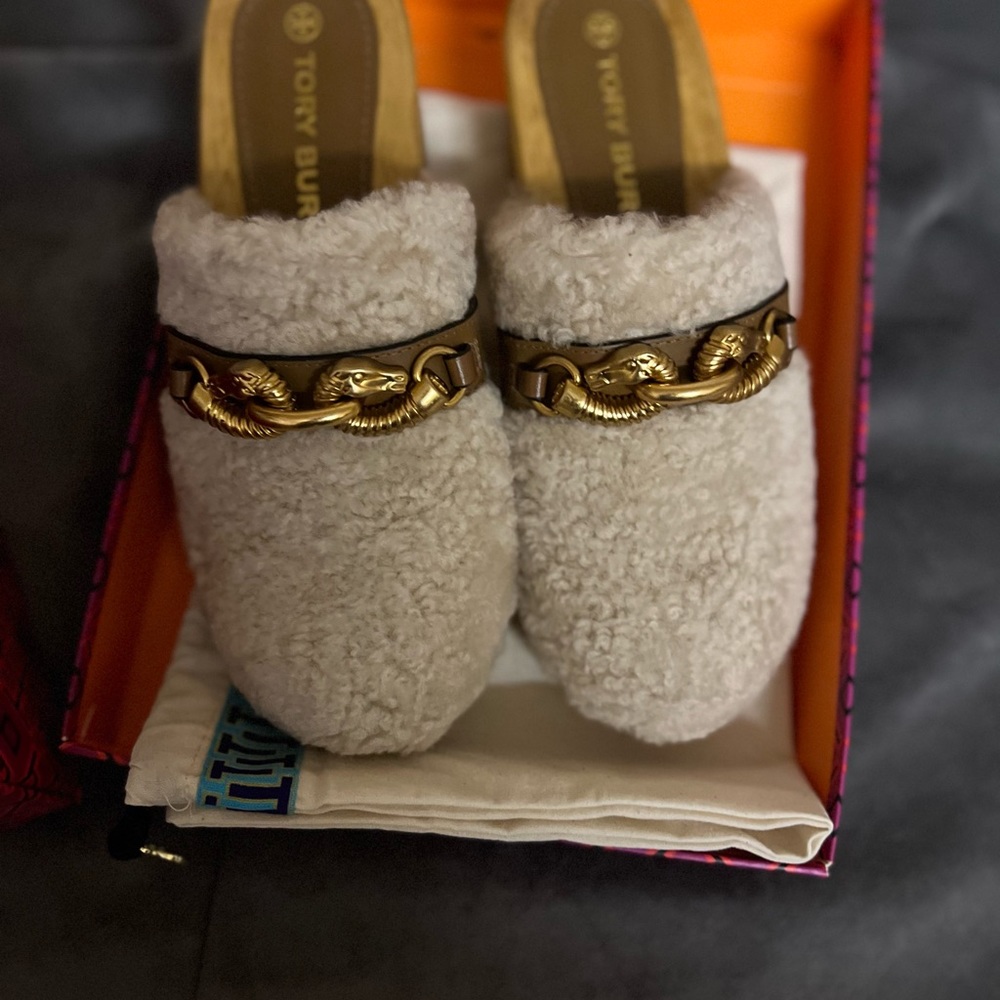 Tory Burch Clogs. Sz 7. Never worn